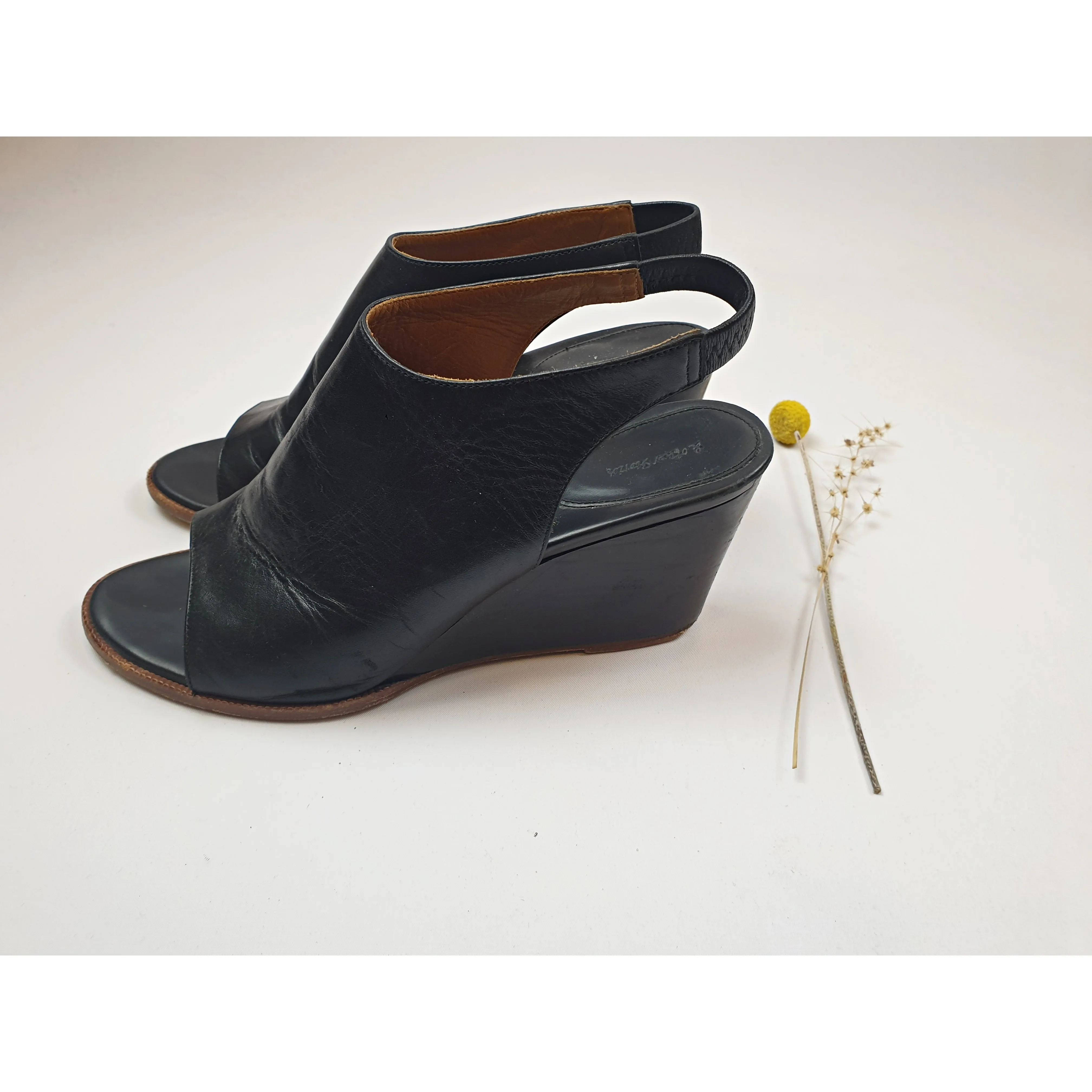 & Other Stories black leather wedge style slingbacks shoes size 37