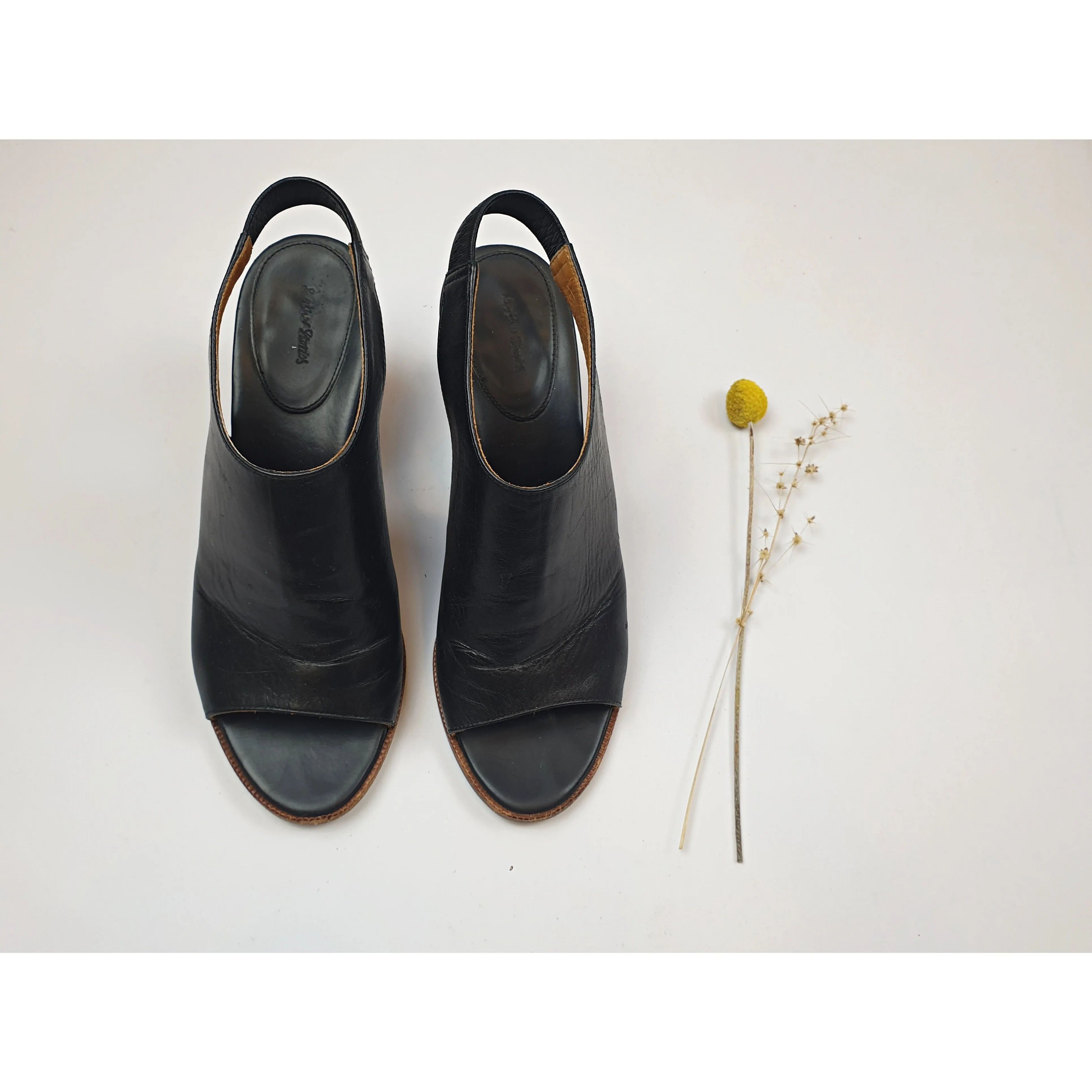 & Other Stories black leather wedge style slingbacks shoes size 37