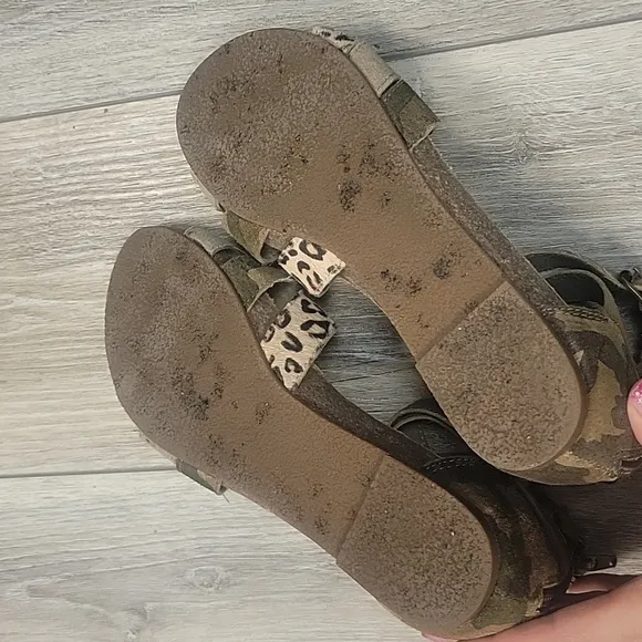 Betsey Johnson Fusion Camo and Cheetah Calf Hair Sandals Size 7 1/2