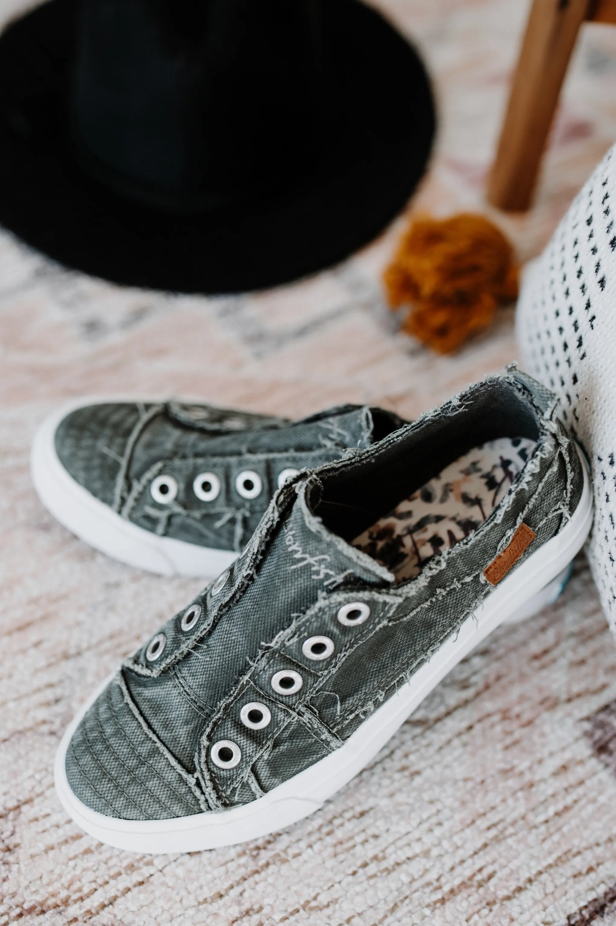 Blowfish- Desert Sage Canvas