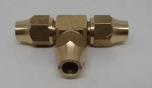 Brass Gas fitting 3-8 Flare Three Way Tee for 3-8 Copper Pipe with Flare Nuts 03-2353