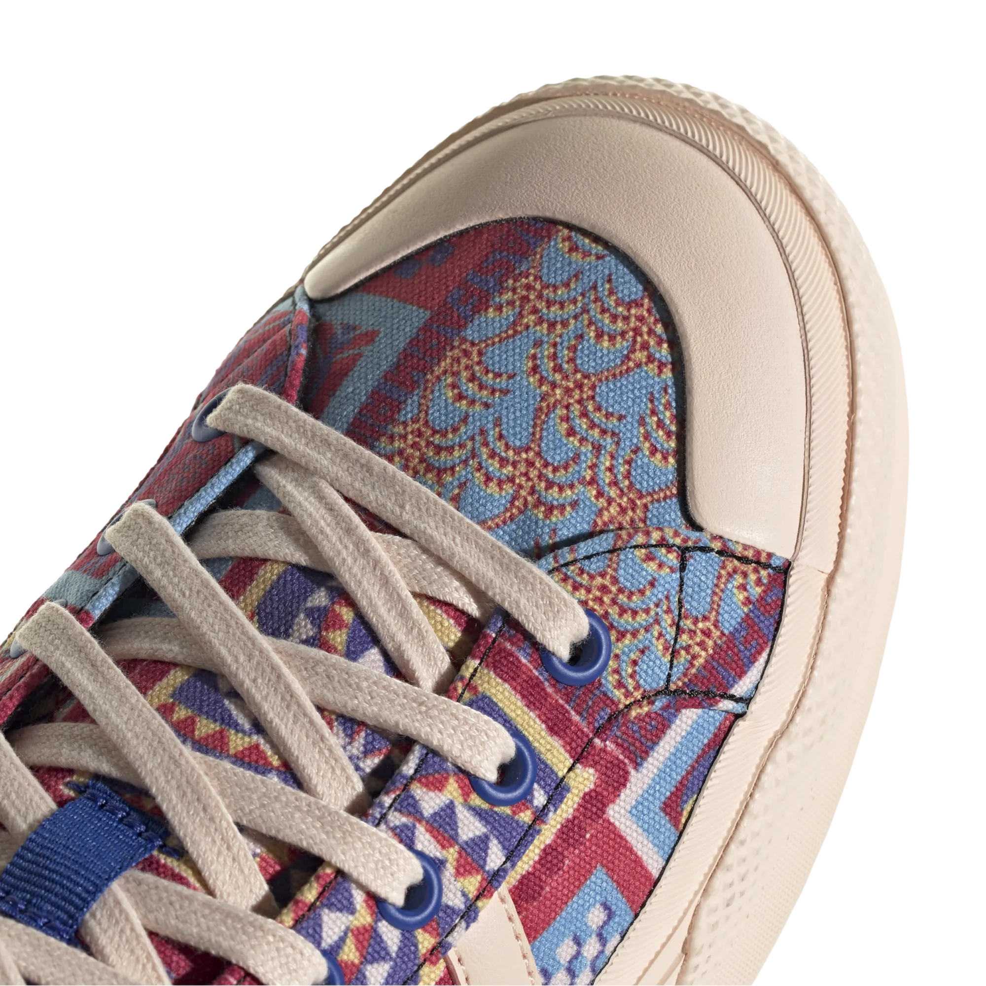 Bravada 2.0 Platform Mid Shoes