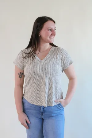 DAYSHA REG/CURVY VNECK KNIT TOP
