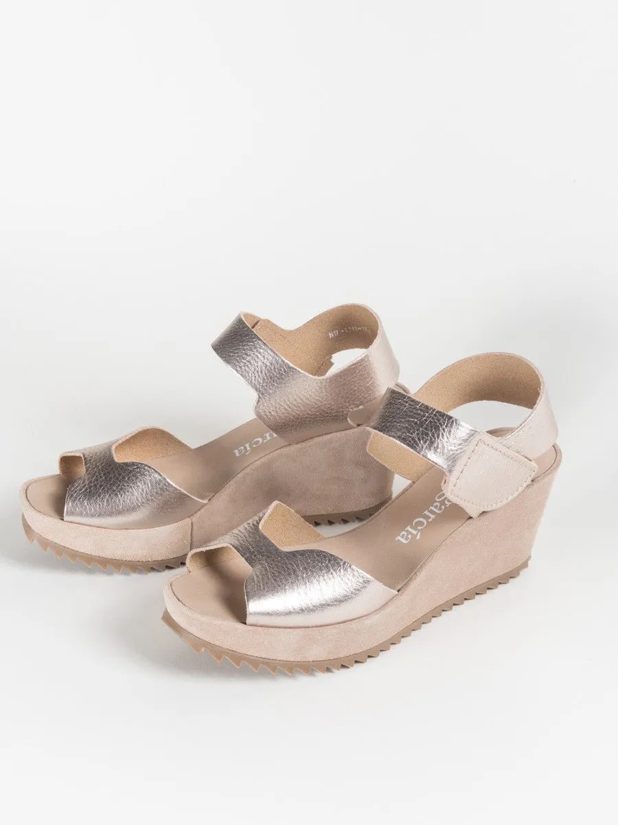 fama wedge