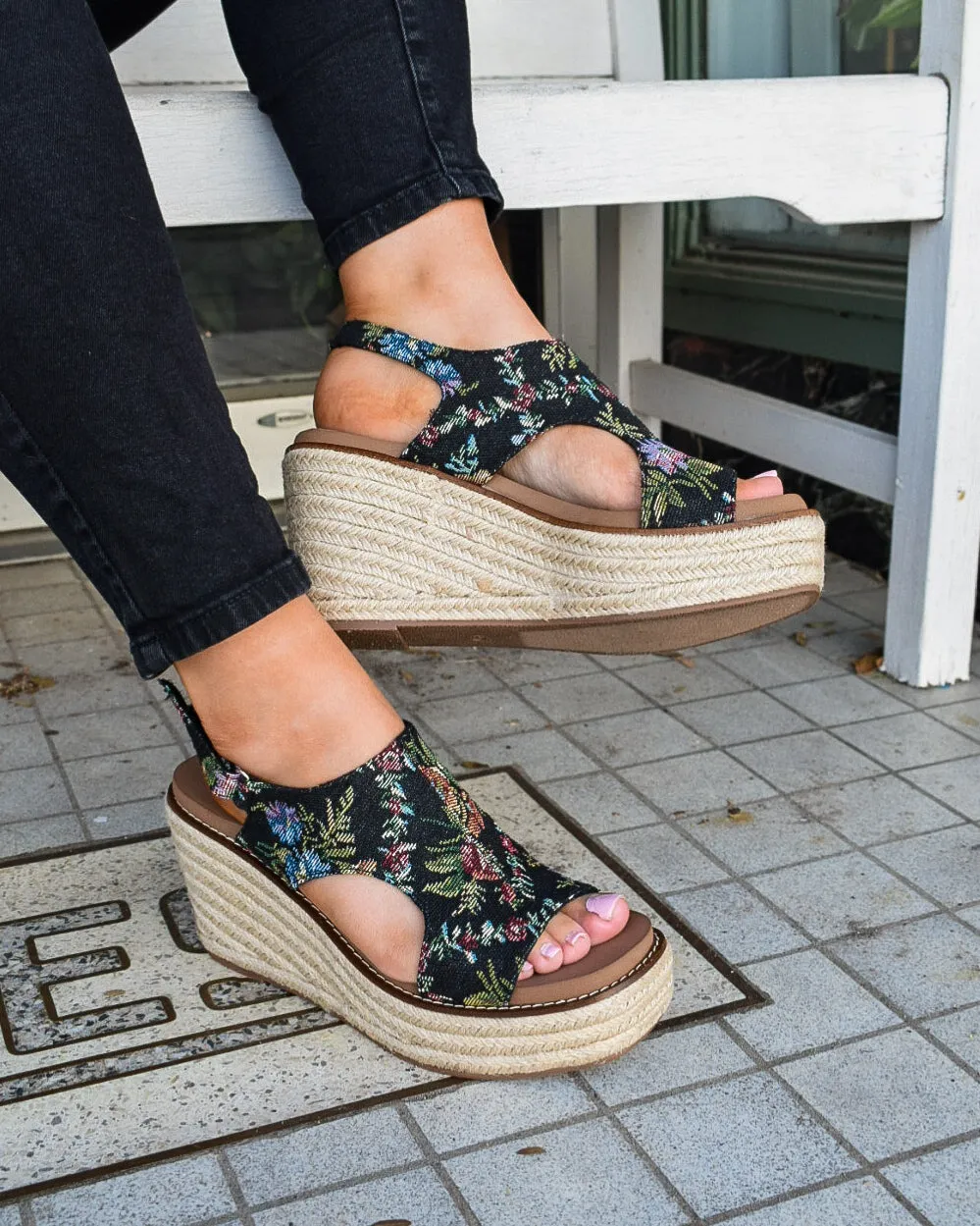FREDDIE BY CORKYS - BLACK BROCADE