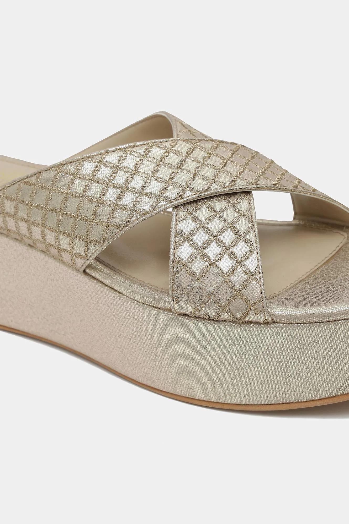Gold Round Toe Embroidered Platform Heel-ZBELLE