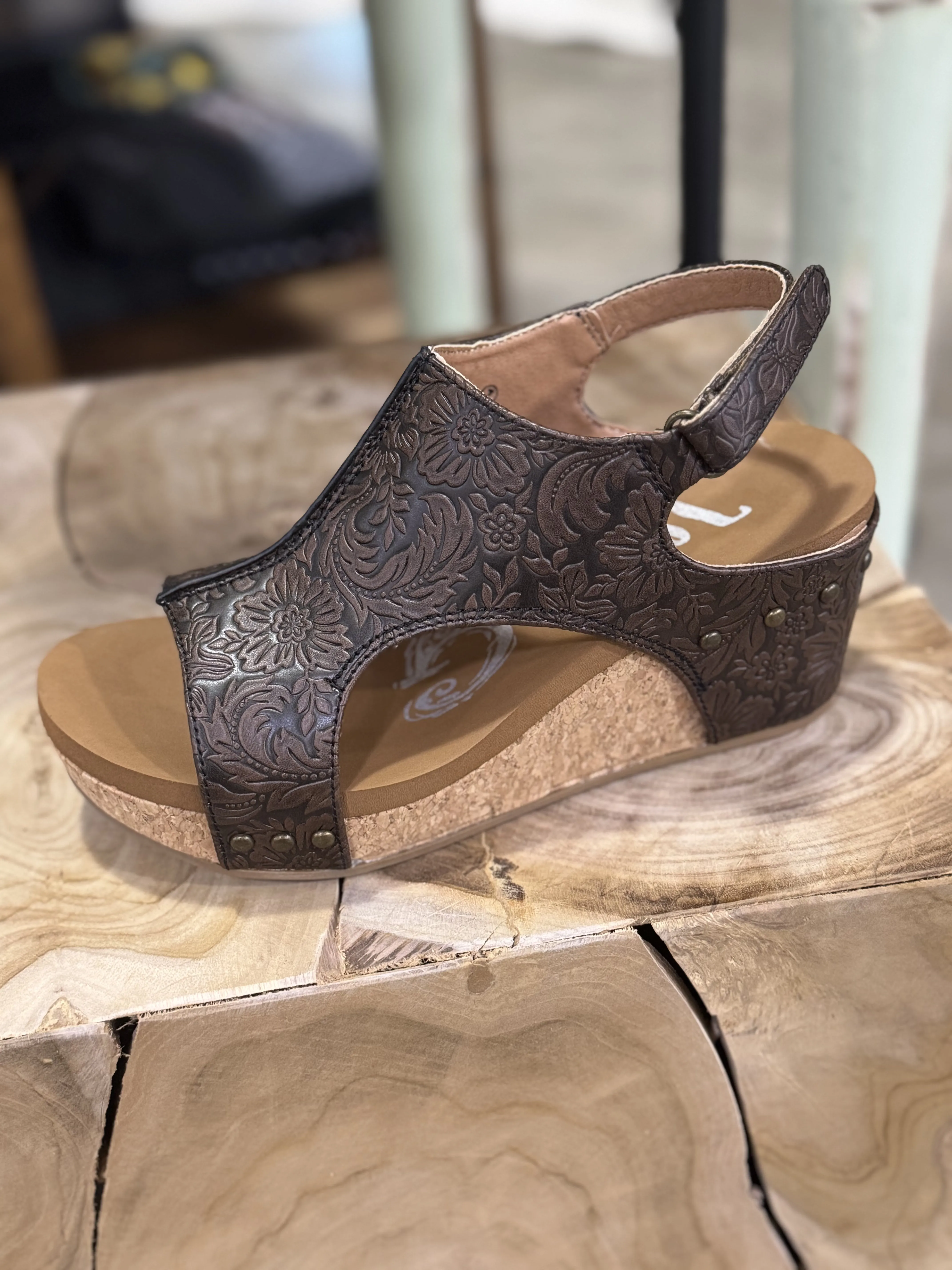 Isabella Tooled Wedge