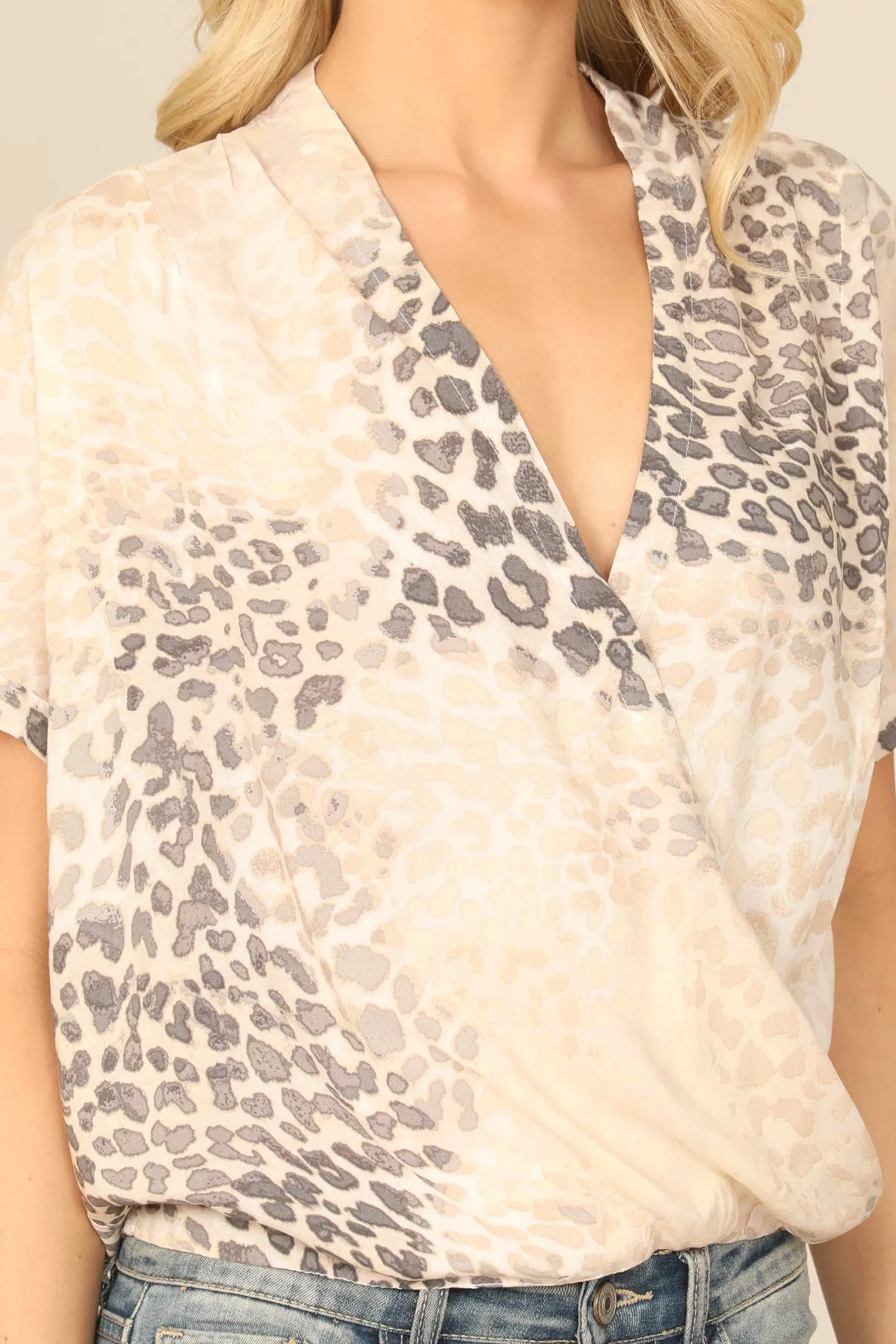 LEOPARD HALF SLEEVE WRAP TOP