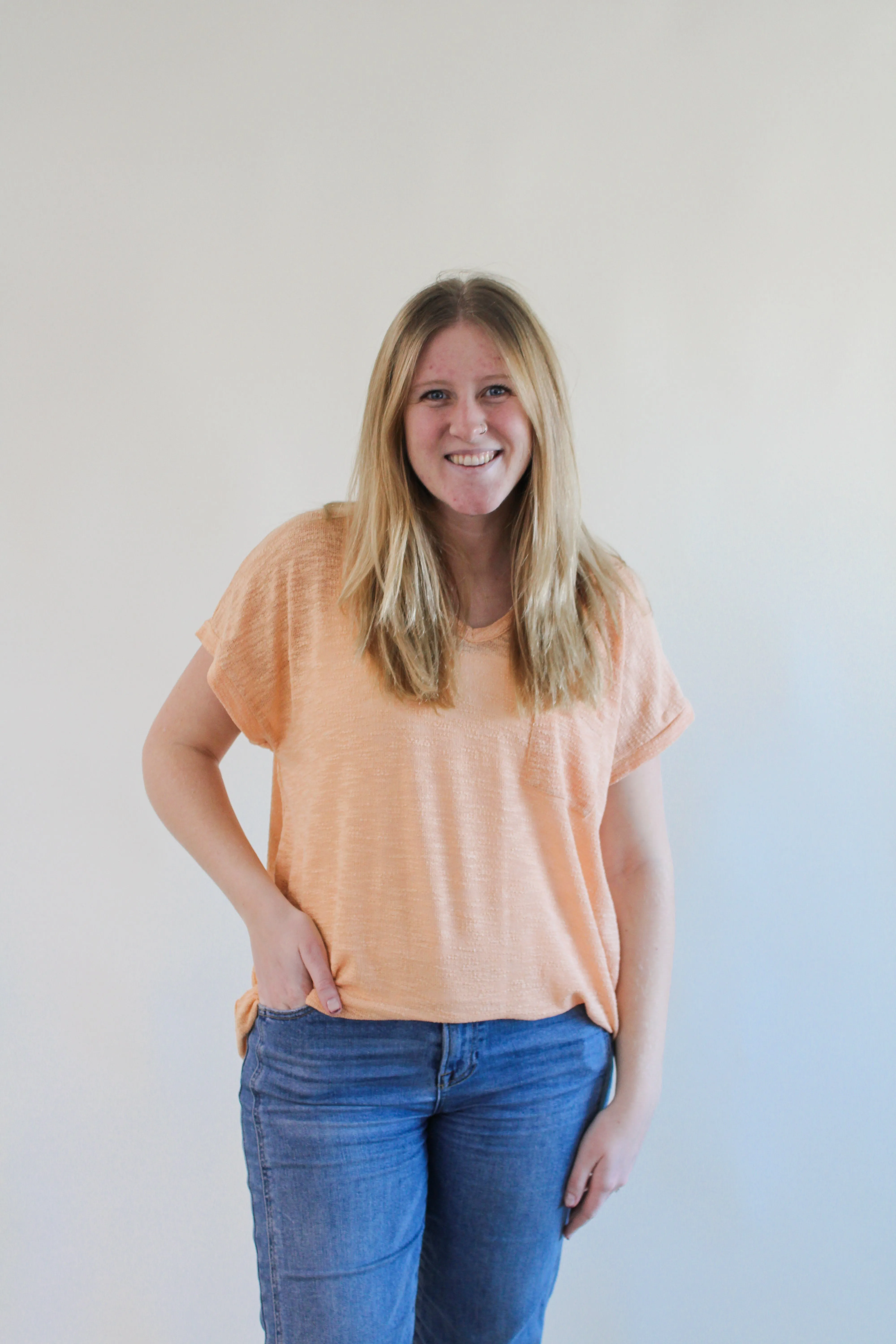 LEXI LIGHT PEACH KNIT VNECK TOP