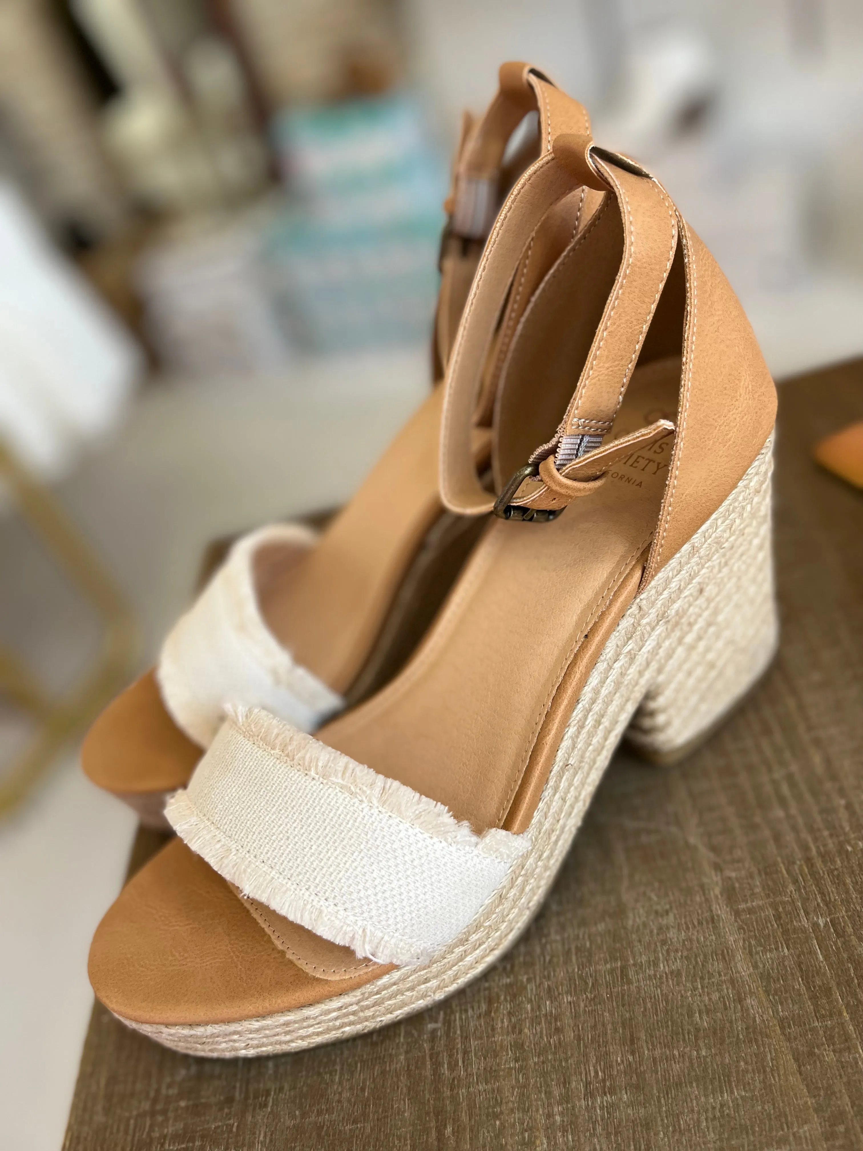 Lilliana Oasis Wedge