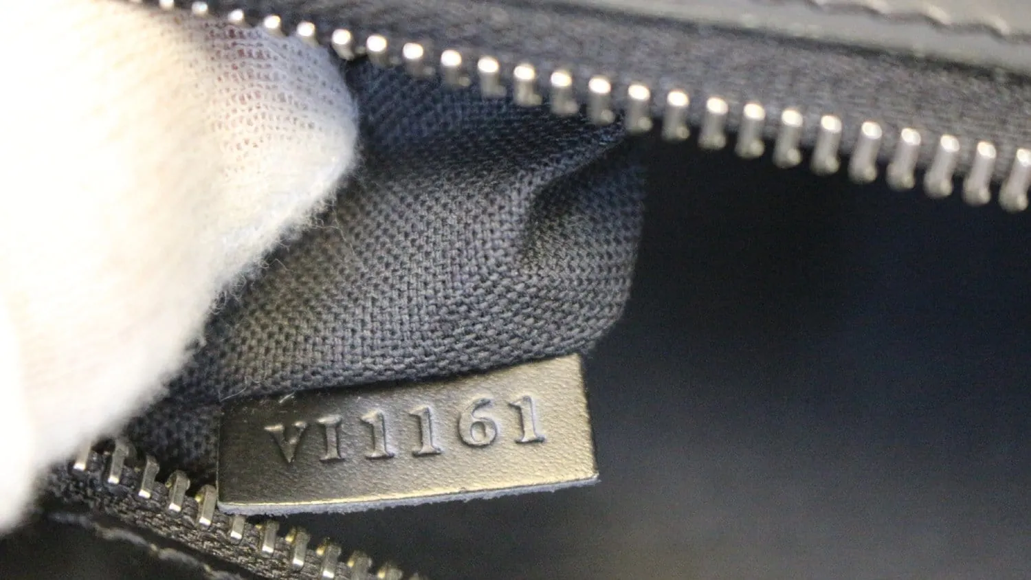 LOUIS VUITTON Damier Graphite Pochette Bosphore Crossbody Bag