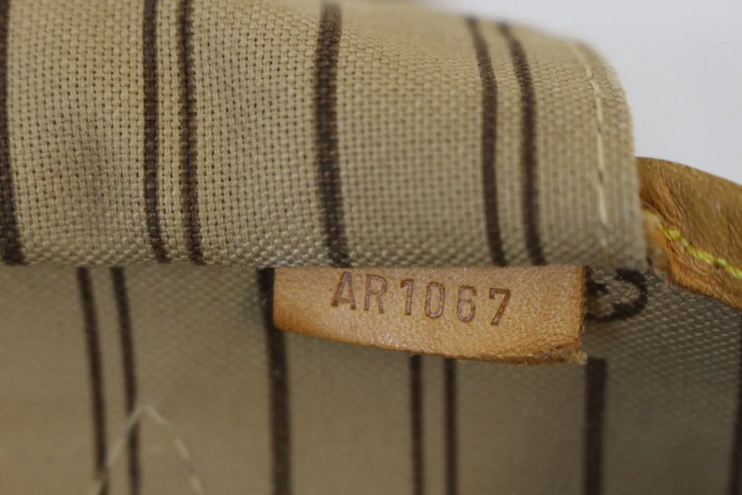 LOUIS VUITTON Neverfull MM Monogram Canvas Tote Bag