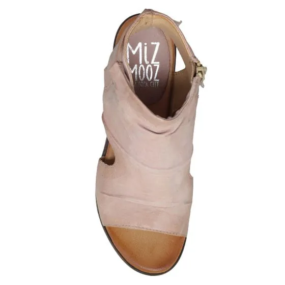 Miz Mooz Anna