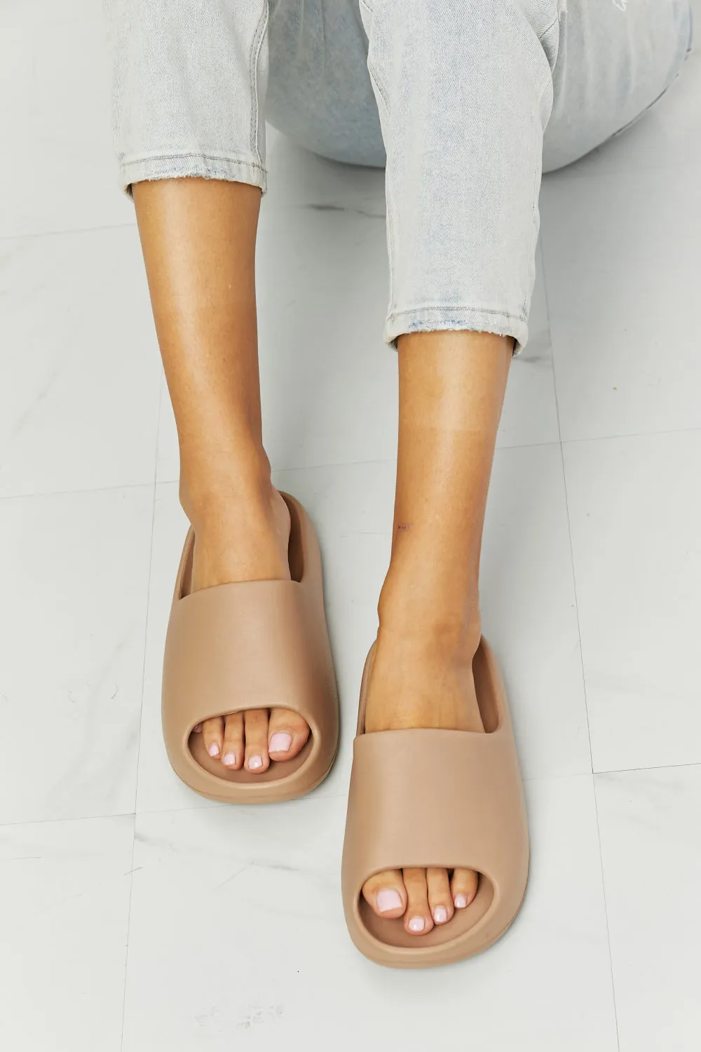 n My Comfort Zone Slides in Beige