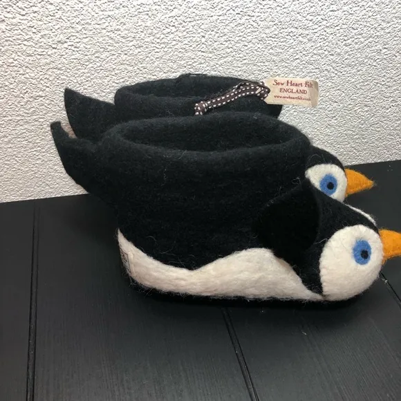 NWOT. Sew Heart Felt Penguin Slippers size 4 to 5 Years.