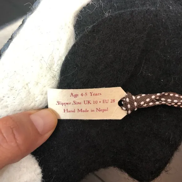 NWOT. Sew Heart Felt Penguin Slippers size 4 to 5 Years.