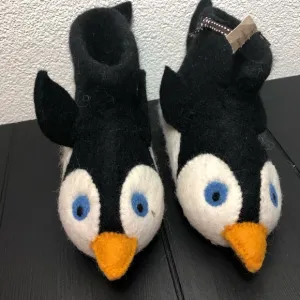 NWOT. Sew Heart Felt Penguin Slippers size 4 to 5 Years.
