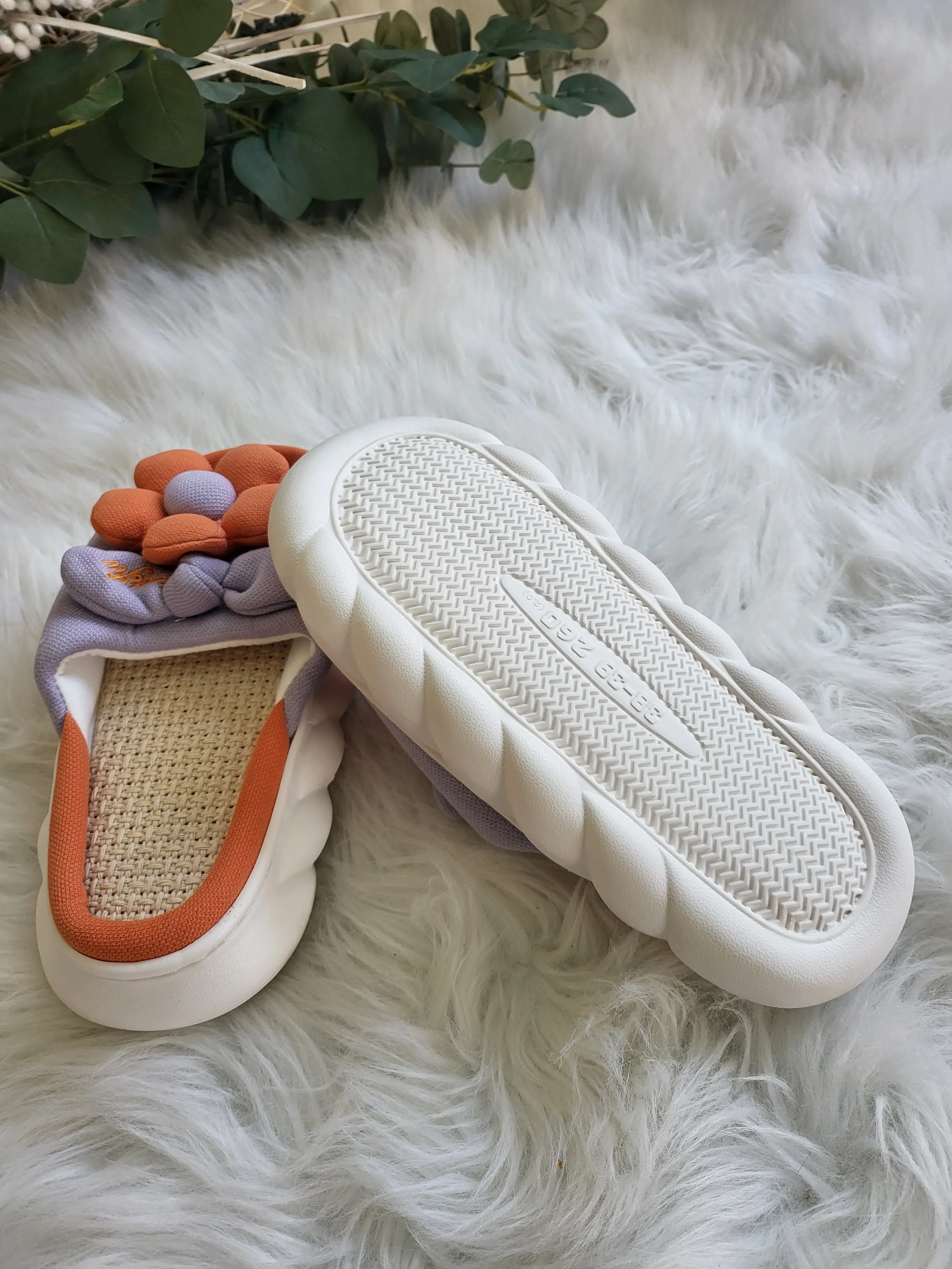 Puff Flower Slippers