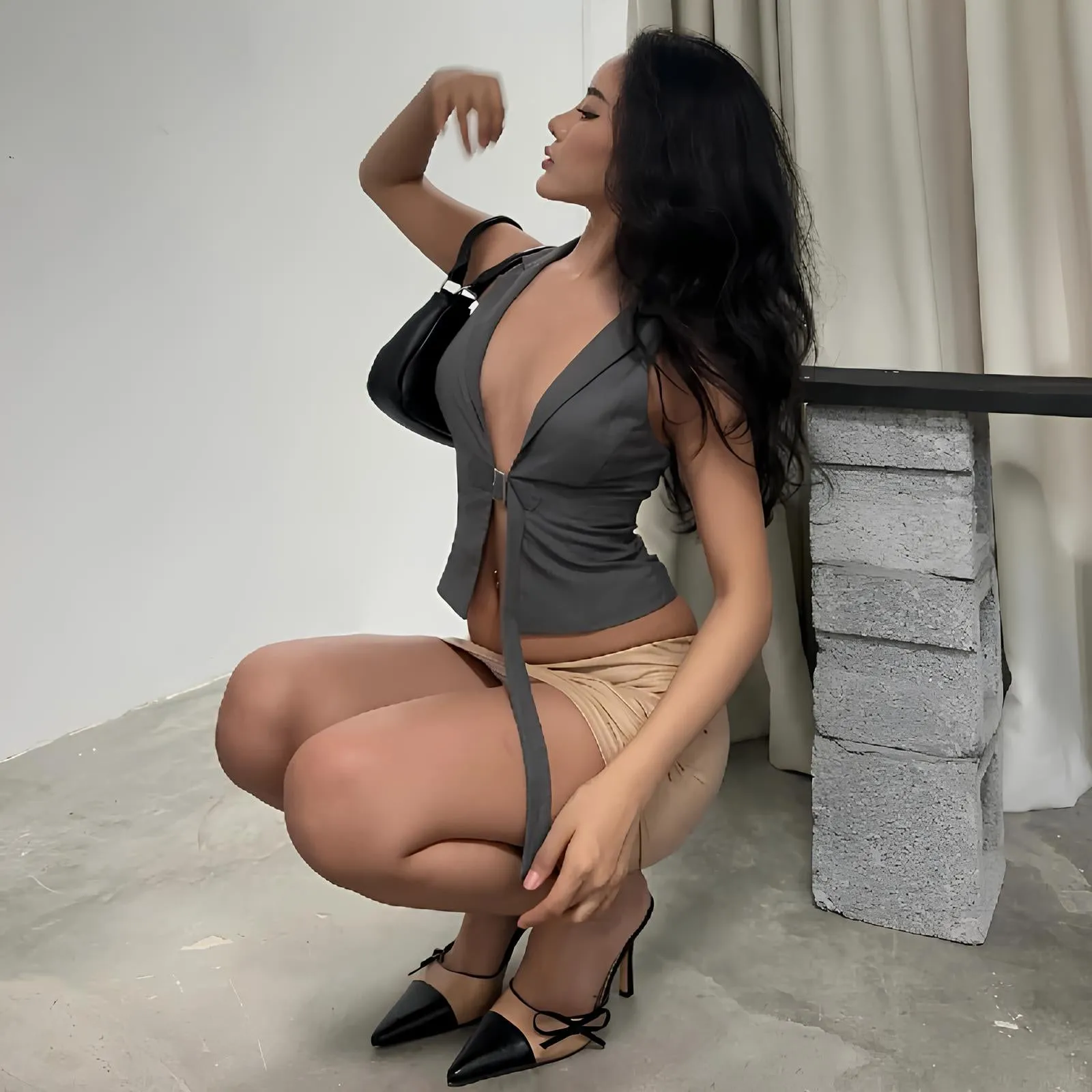 Sexy Slim Fit V-Neck Tank – Effortlessly Chic for Any Occasion