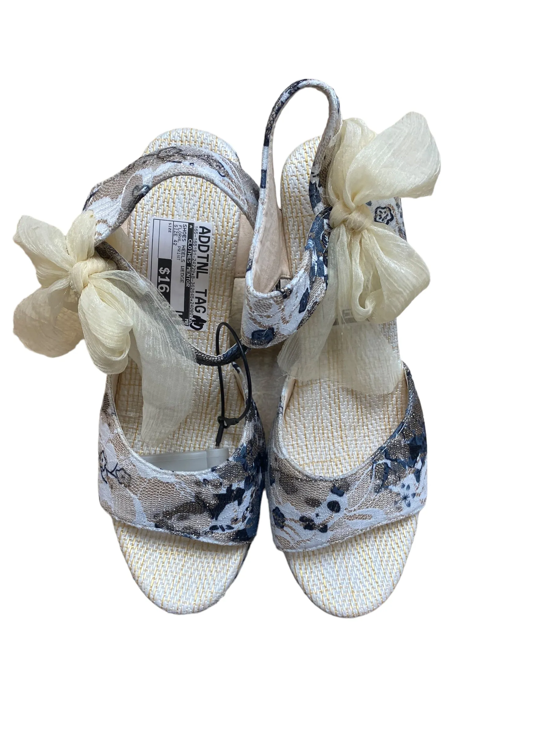 Shoes Heels Wedge By Clothes Mentor In Floral Print
