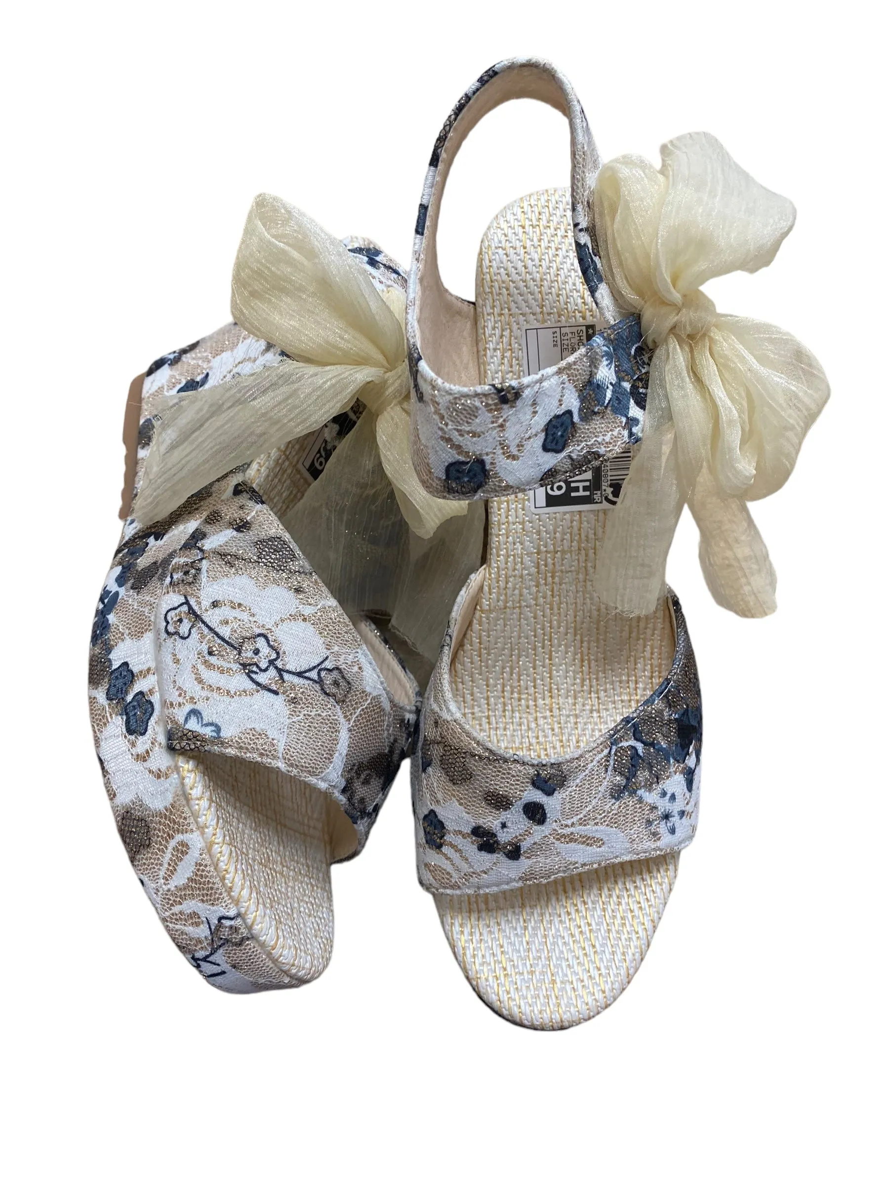 Shoes Heels Wedge By Clothes Mentor In Floral Print