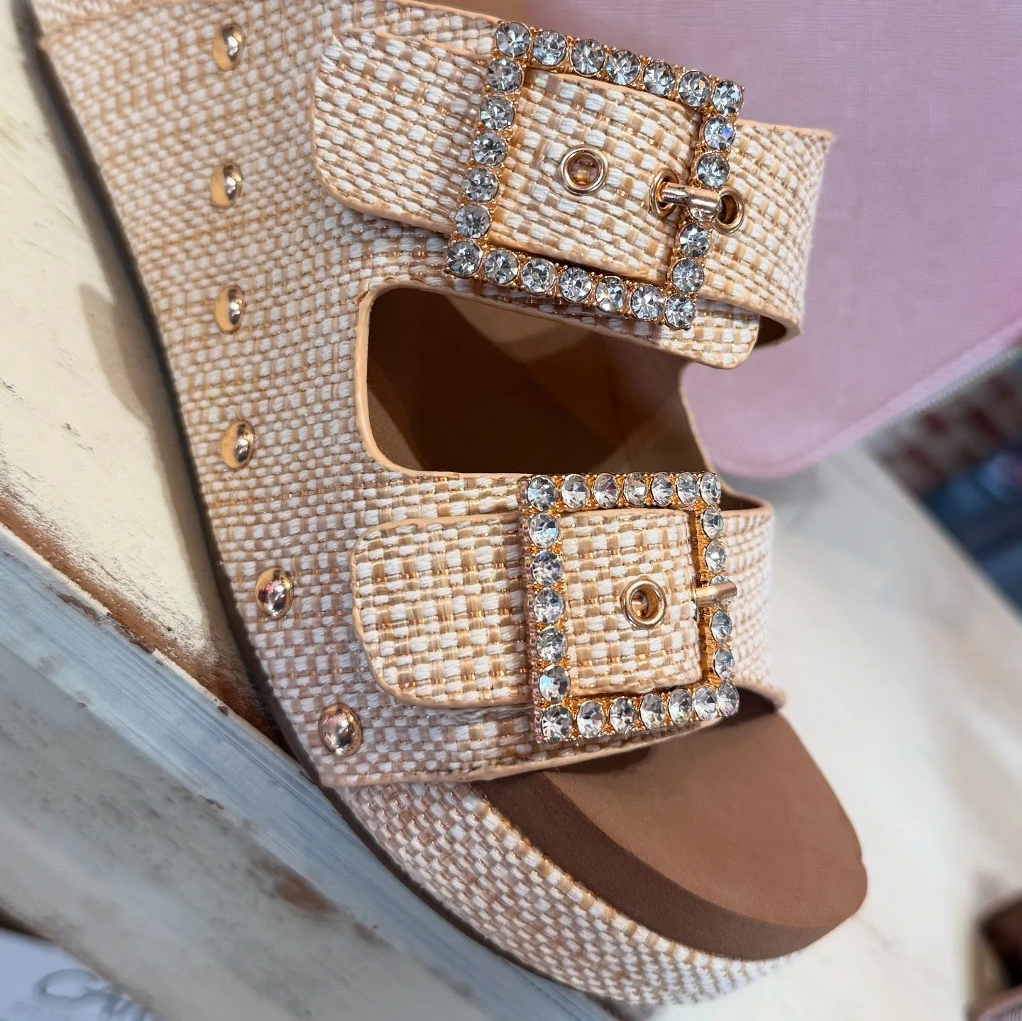 The Raffia Wedge