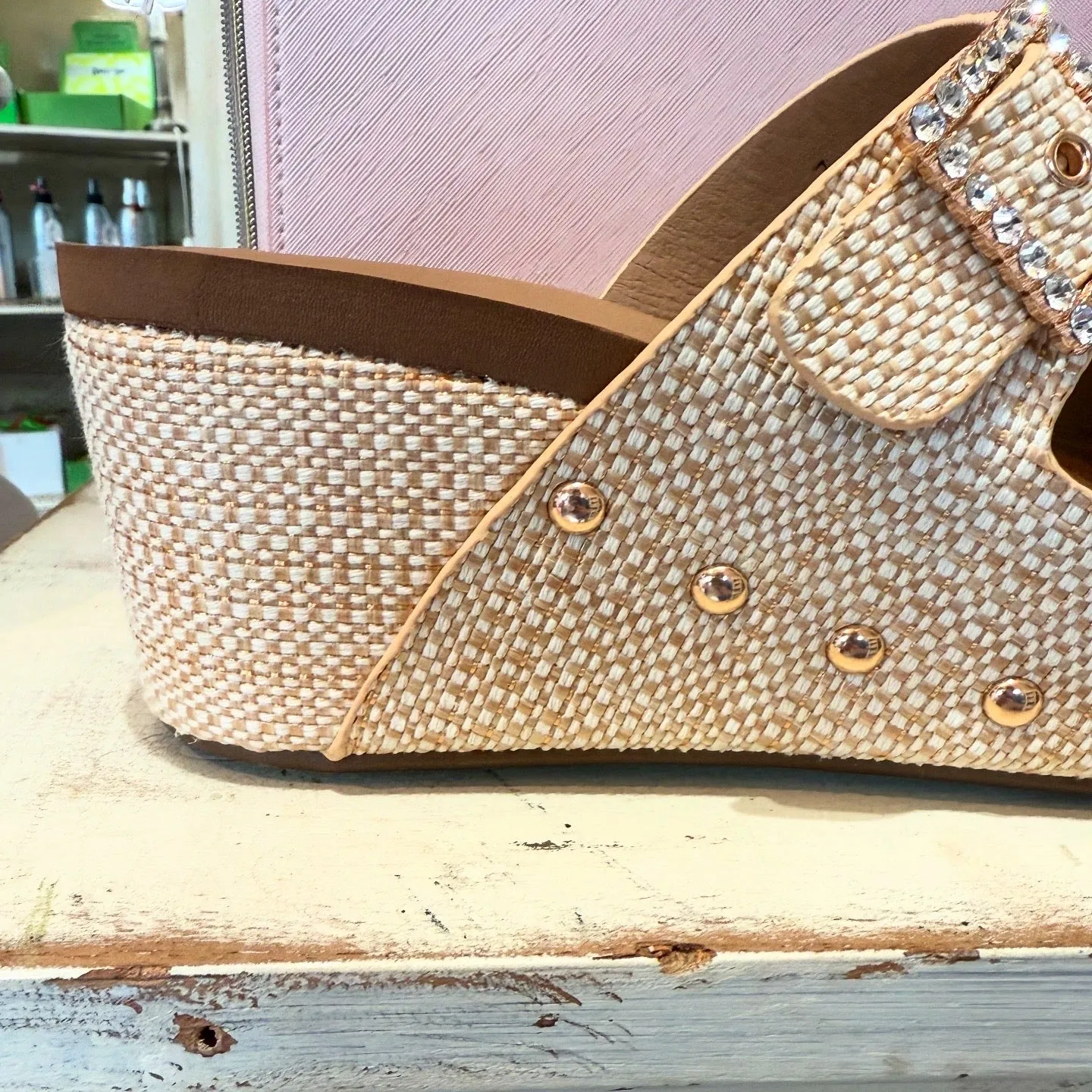 The Raffia Wedge