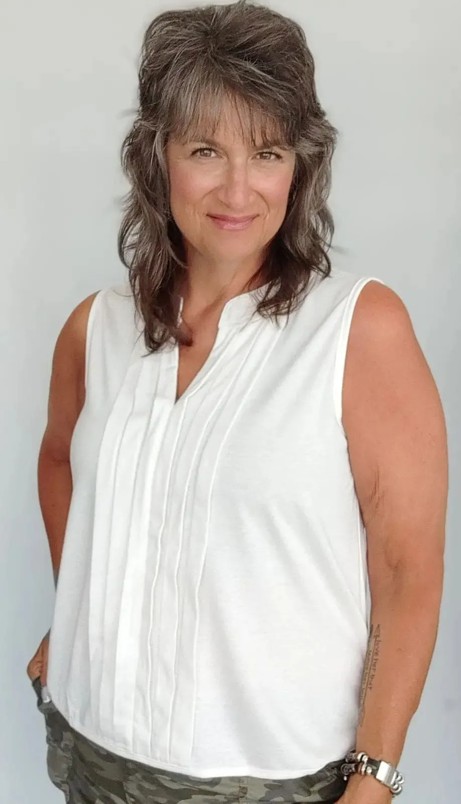 White V Neck Short Sleeve Top