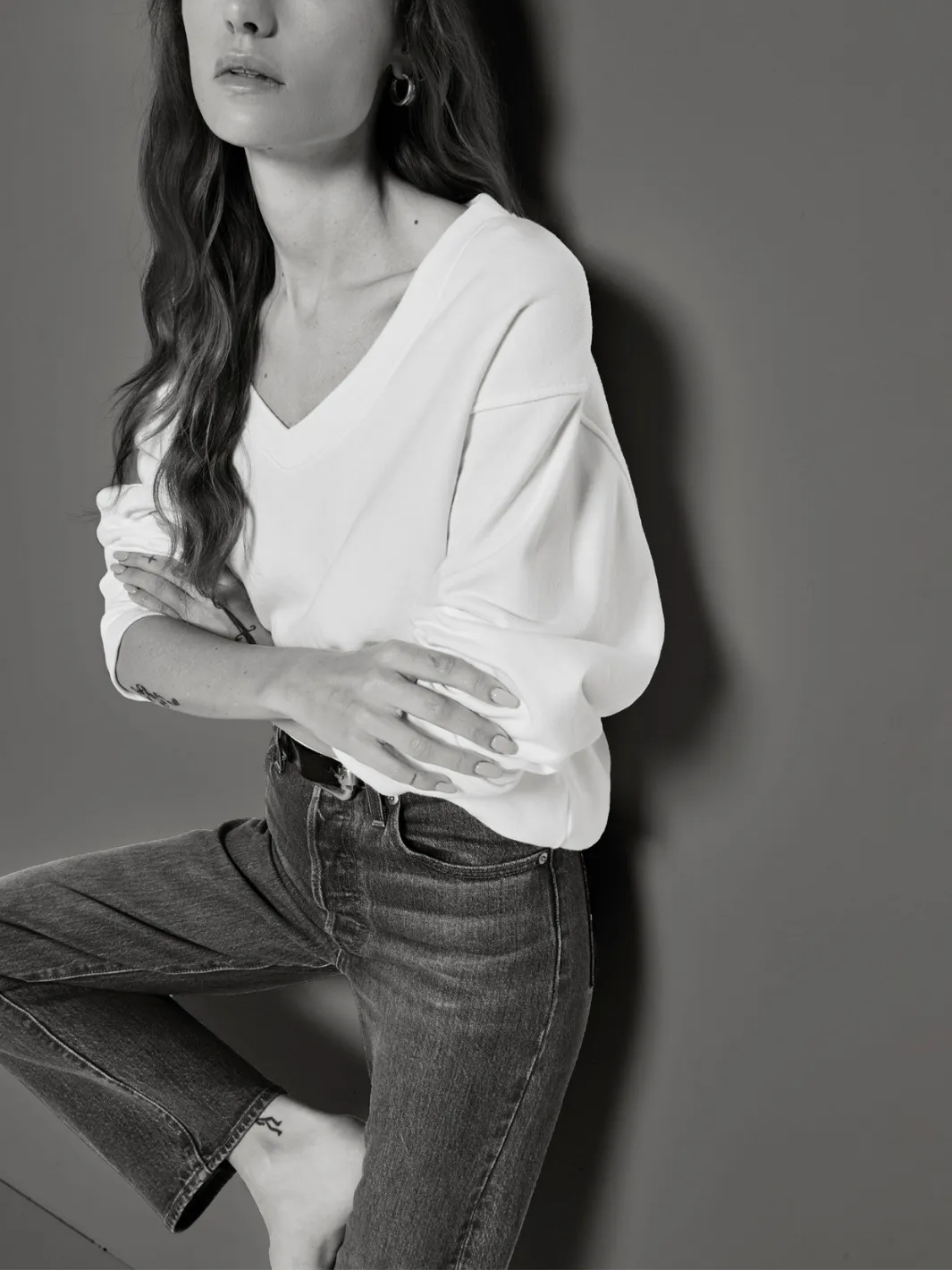 WYATT OVERSIZED V-NECK IN WHITE