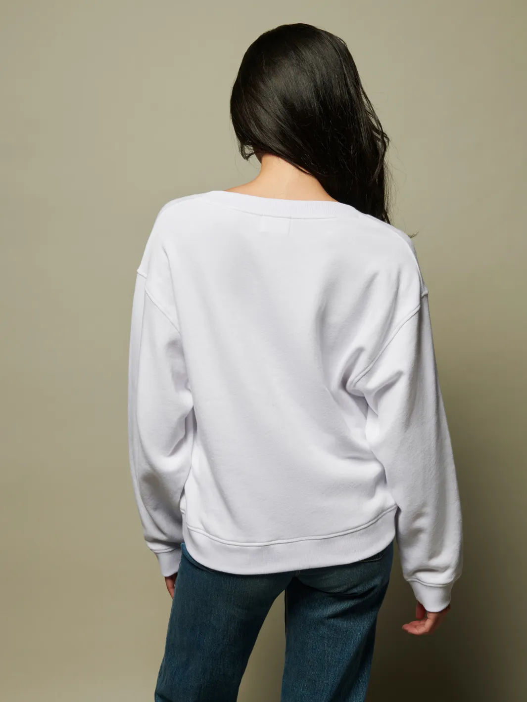 WYATT OVERSIZED V-NECK IN WHITE